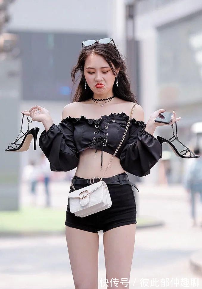 小可爱|性感中又有点小可爱,但真的很迷人