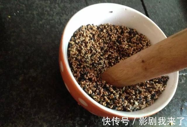 骨粉|养花不开花?自制“开花肥”,浇盆里猛开花,不用花钱买