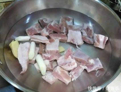 排骨|做糖醋排骨，调汁是关键，牢记此口诀，排骨酸甜可口，一锅不够吃