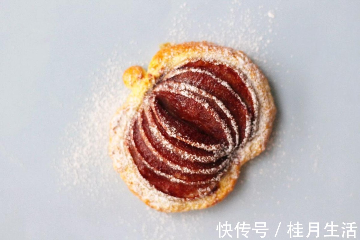 泡打粉|红酒煮苹果，做道好看又好吃的甜品，一个烤箱就搞定