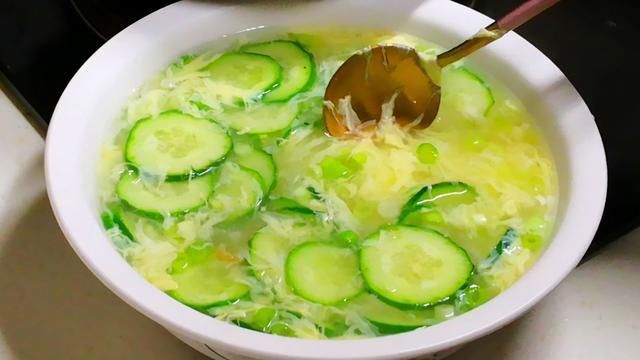 虾仁|夏天，这3样食材一起做汤美极了，营养非常全面，不加味精都特鲜