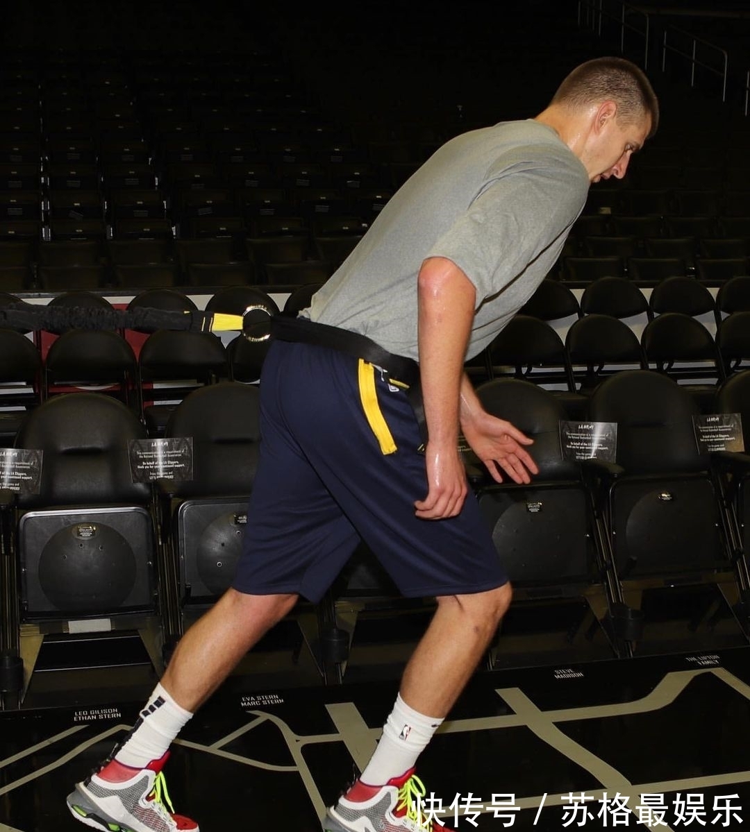 basketball Nike 不装了!究极变态的「顶级缓震」球鞋即将登场