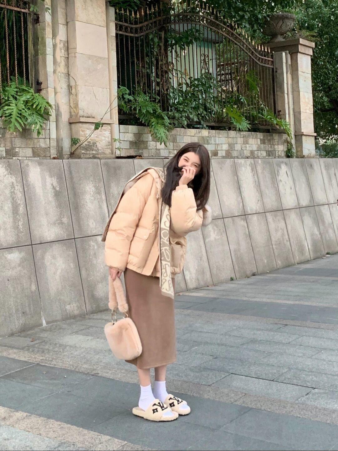 颜色|女人会穿才会更美,达人都喜欢这4款实用羽绒服,值得借鉴