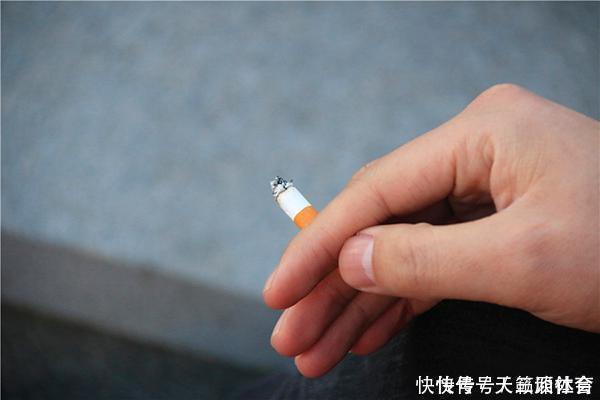 食物|肝病科医生：肝不好，2种食物当零食吃，修复肝细胞，肝更健康