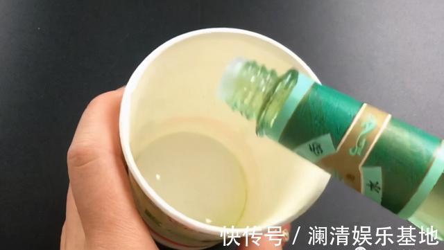 喷洒|蚯蚓钓鱼这样加工，诱钓效果起码翻一倍