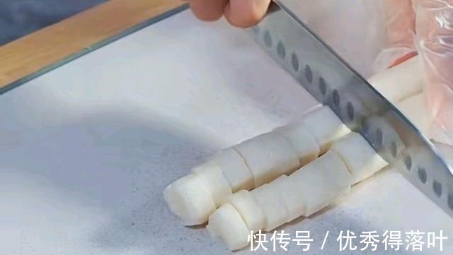 甜品店|孩子爱吃零食点心，别去甜品店了，在家学着做这两道，干净又卫生！