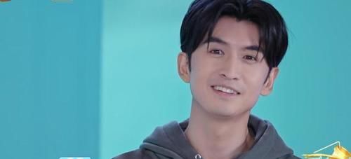 披荆斩棘的哥哥|哥哥的下午茶：张云龙化身段子手，开篇忘词，直言节目组经费有限