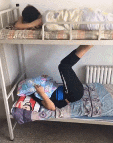 |幽默笑话:老师要求必须带一样主食 他爷爷正好走过