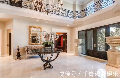 卫生间|带你参观董卿在国外的家，光卫生间就有十个，院子还设立露天厨房