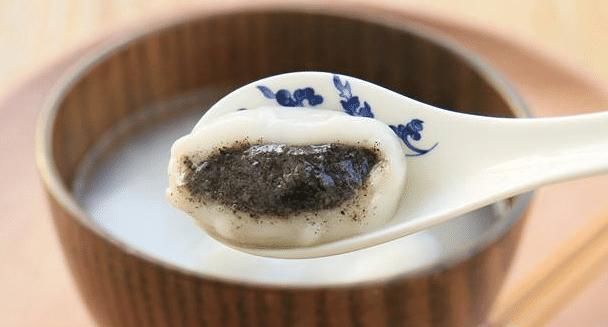 煮速冻汤圆,不要水开了才下锅,教你正确做法,汤圆完整不露馅