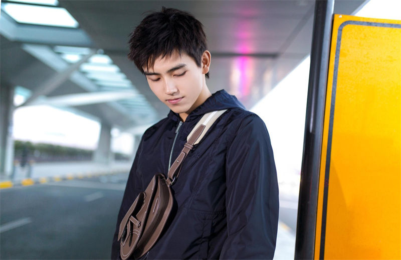 张晋夸尹正是天才，一脸认真让人忍俊不禁，不愧是哥哥