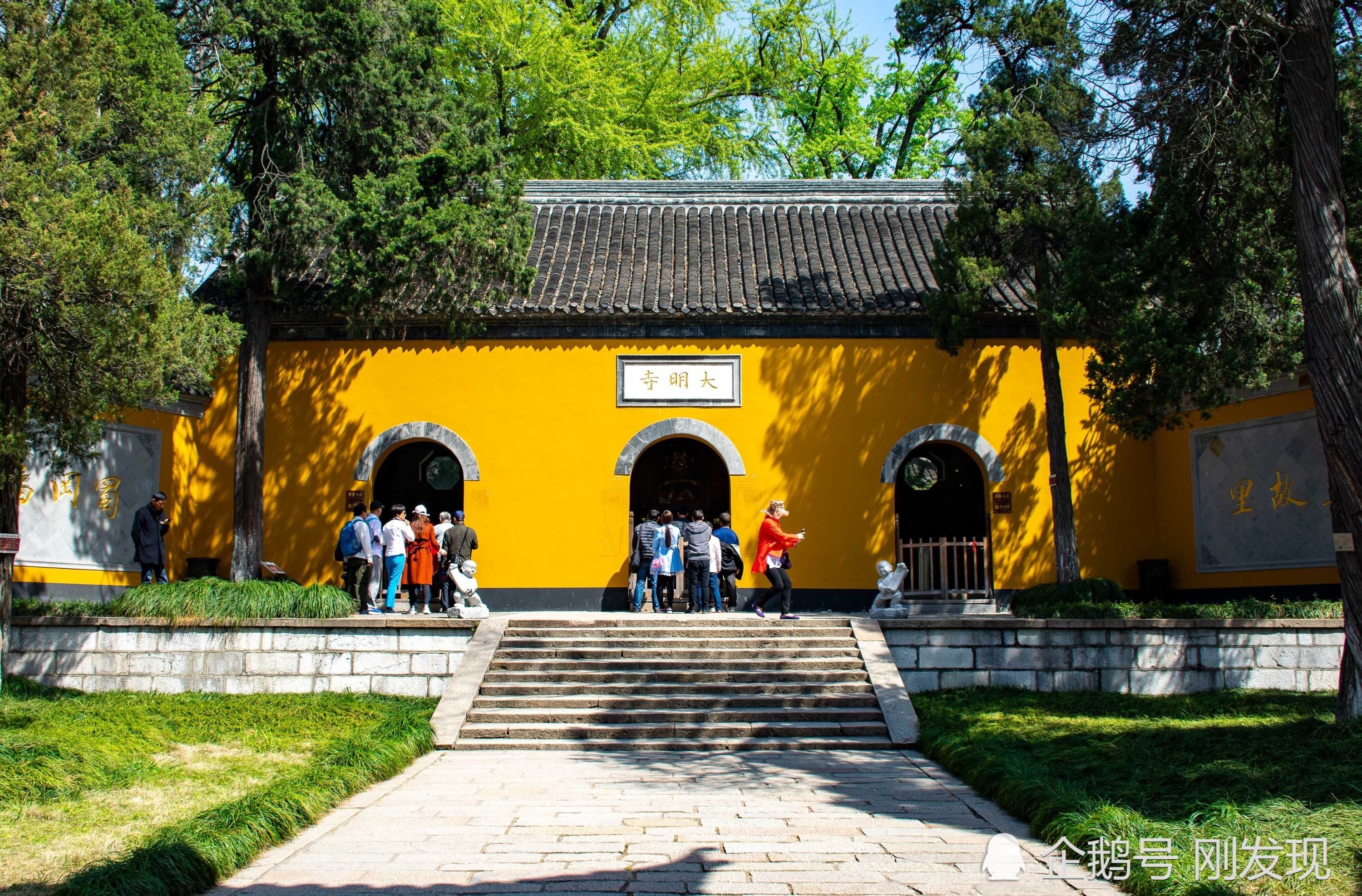 老年|千年古刹历经劫难,从古至今八次大修,十八年前终于修成四A景区