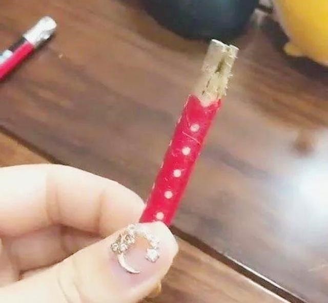 铅笔|孩子的书包千万不能翻!里面的东西简直超出想象范围,又惊又喜!