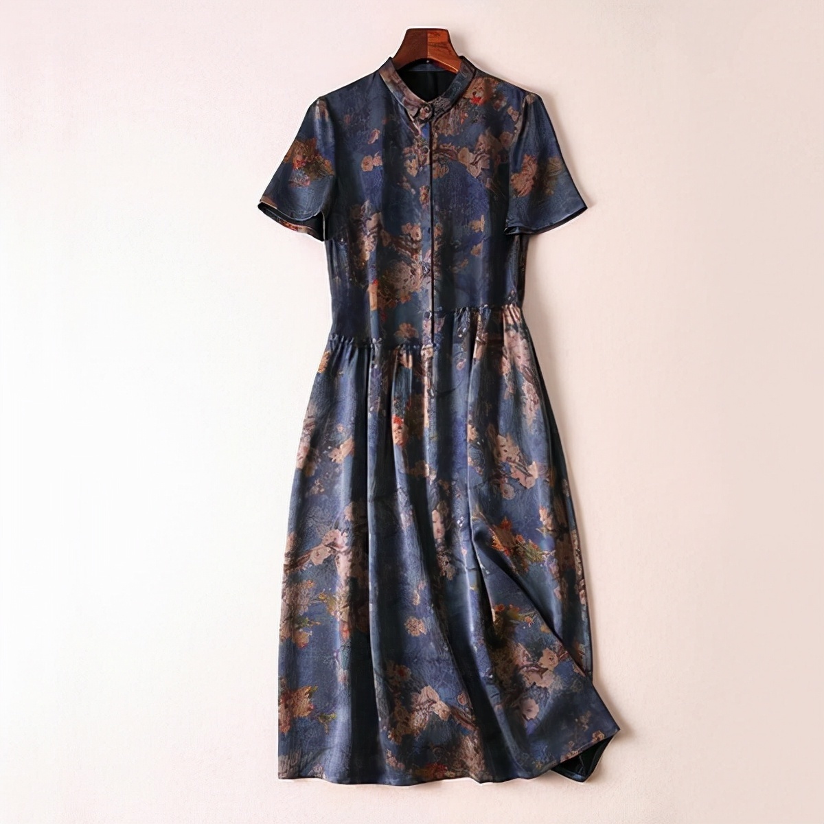 裙身|女人年过三十不年轻没关系,但往后就得有气质韵味连衣裙精致自己