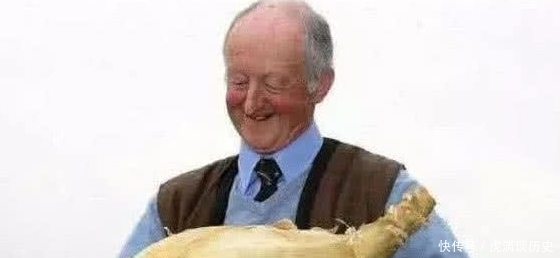 吉尼斯世界之最:世界最小的“樱桃小嘴”,网友:吃一顿饭要半天