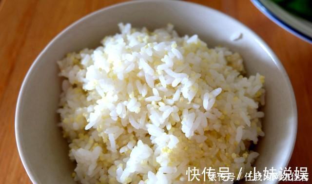 晒一晒四口人的午餐，四个菜，一个汤，花费不到60元，比外卖强