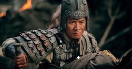 赵子龙|赵云战吕布孰强孰弱其实赵子龙才是三国第一战神！