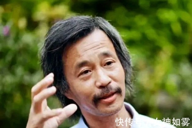 毛笔&流浪大师沈巍的书法,是书法吗?专家:谈不上书法,字都还没写好