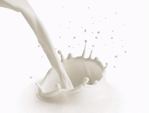 青青|喝牛奶的孩子与不喝牛奶的孩子,一年看出差别