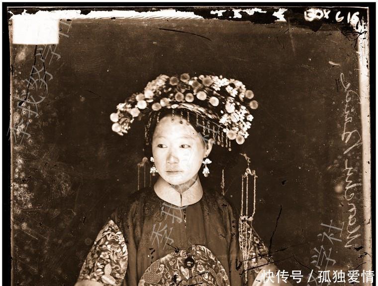 最早|中国最早的女性肖像清朝末年女人怎么打扮满族新娘妆实在漂亮