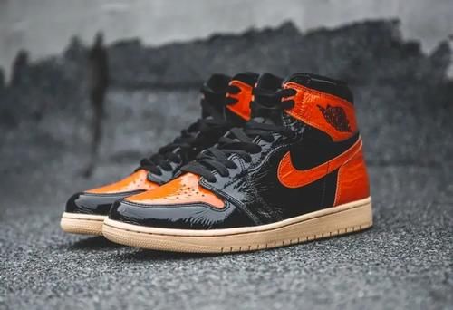 扣碎篮板 AJ1 又要来了！这次居然还是“黑脚趾”！