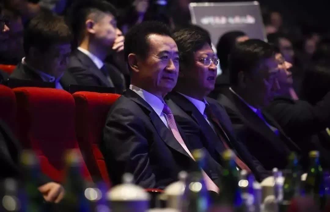 土地储备|投资贾跃亭被坑150亿，后拿700多亿帮王健林，如今还手握千亿现金