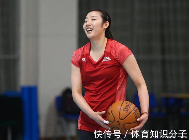 国家队|天津冠军教练出山协助蔡斌!9人进女排集训,2位世界冠军意外缺席