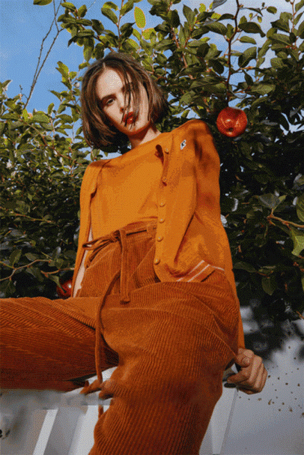  高级|女人高级点才好看，冬季的灯芯绒穿搭，面料看着就很“贵气”