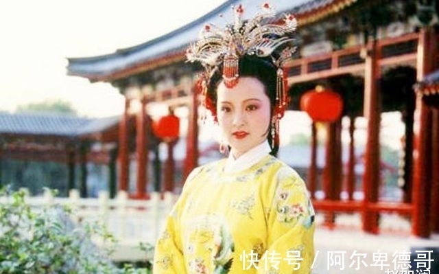 红楼梦#红楼梦:贾家的大靠山并非贾元春而是她,她死后贾家一蹶不振