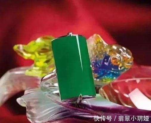 翡翠戒指有哪些样式？如何选？该避开哪些“坑”？现在终于懂了！