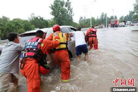 群众|消防员称不敢在郑州买东西：群众太热情了，怕付不上钱！