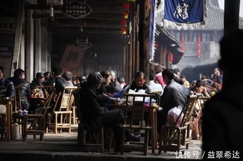 最适合穷游的四座城市：去过两个算合格，第一堪称“穷游者天堂”