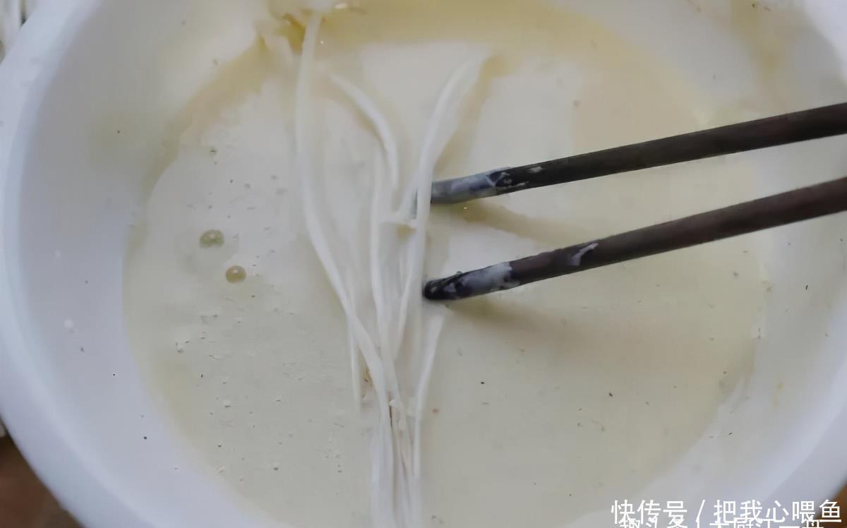 这才是金针菇最好吃的做法,金黄酥脆,做法简单,招待客人倍有面