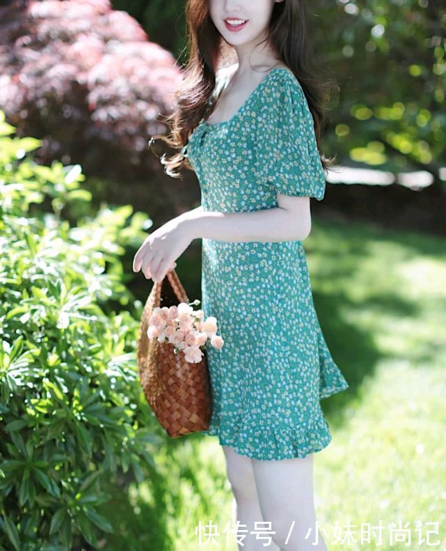 时尚博主|35岁后的女子穿什么才好看?优雅浪漫的穿搭就很精致,魅力四射