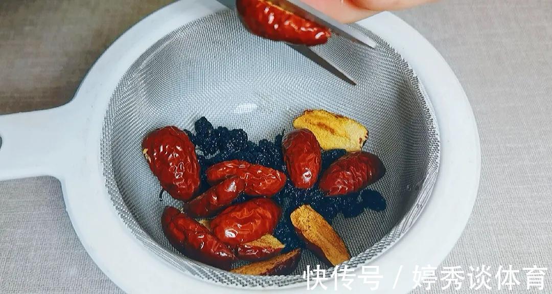 红枣|96岁爷爷吃了40年的养生配方,头发黑人也精神,快为父母收藏起来