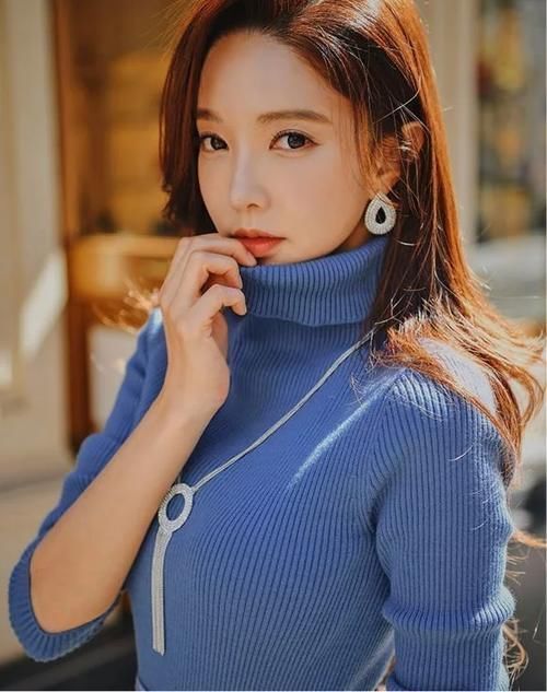 美女模特：淑女修身网纱连衣裙，真的仙气四溢