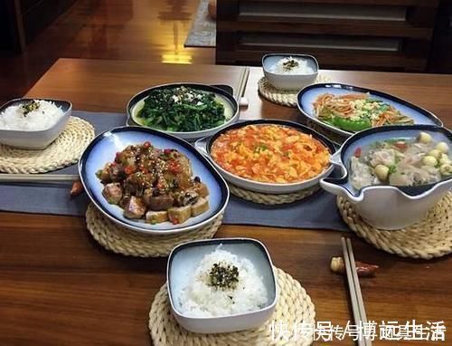 身体|每天只吃两顿饭的人,身体都怎样了?最后的结果让人意外!