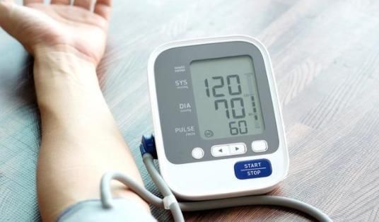 血压如何控制血管才不会爆裂?忠告:血压失控