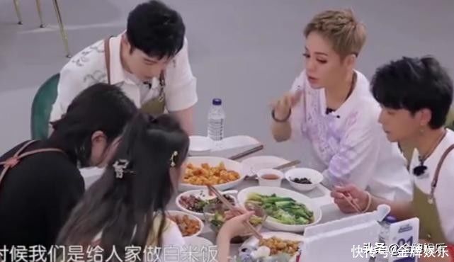 中餐厅5|《中餐厅5》最大败笔，黄晓明、丁真、姚安娜，没一个人懂烧菜的