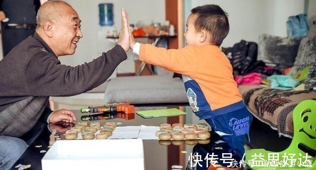 姥姥|“老来我家蹭饭害臊不”姥姥逗外孙,孩子的回答戳痛了老人的心
