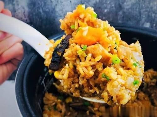 米饭这样做太香了,解馋又美味,1分钟学会孩子能吃3碗