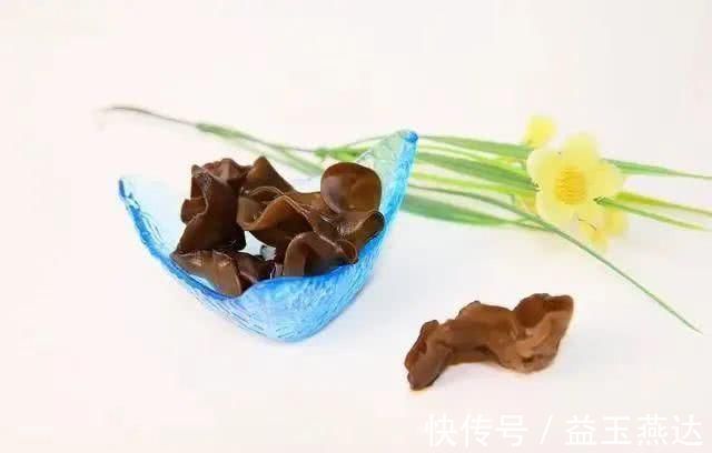 平稳|高血压患者,除了少吃盐,2事也要少做,若能忍住,血压慢慢平稳