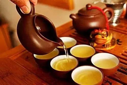 放多久的茶才算隔夜茶？