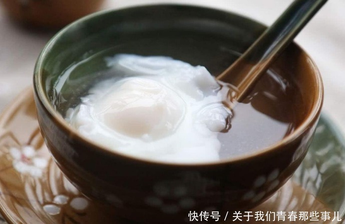 完整|煮荷包蛋,等水开下锅是大错!牢记5个技巧,完整又圆润,不散花