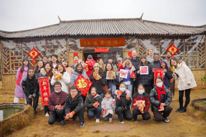 宁波诺丁汉大学|画糖画、剪窗花、包饺子...... 中国传统年俗“醉倒”外国友人