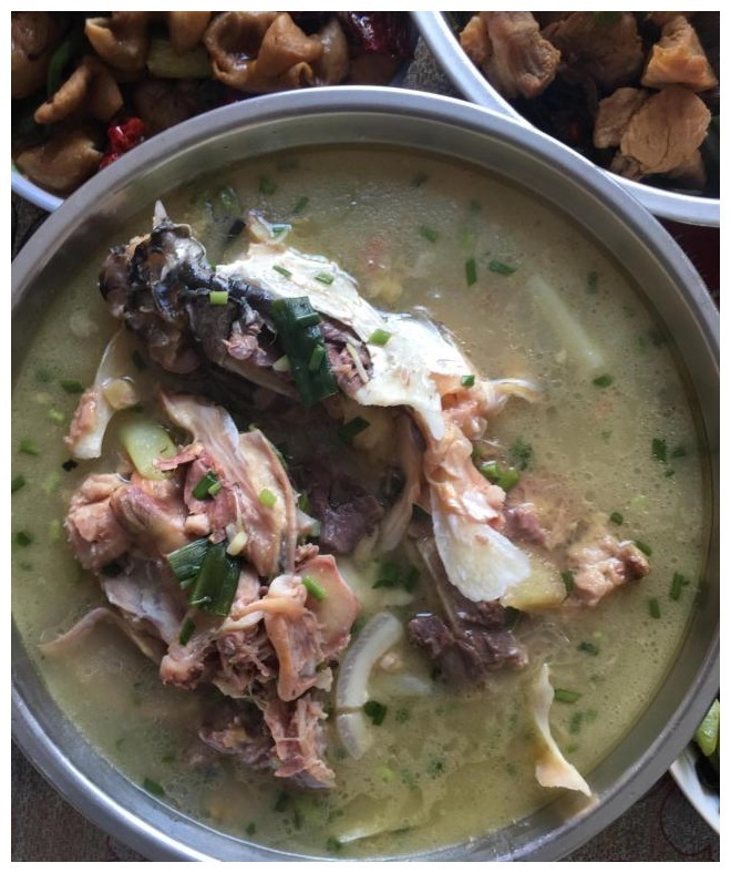 公婆忙完庄稼又要去打工,我特意做了一桌菜送行,饭后吃的都想哭