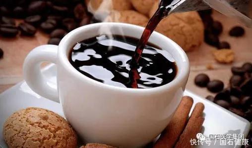 戒烟|患高血压的3个“致命”时刻,提醒身边的血压高朋友,要重视!