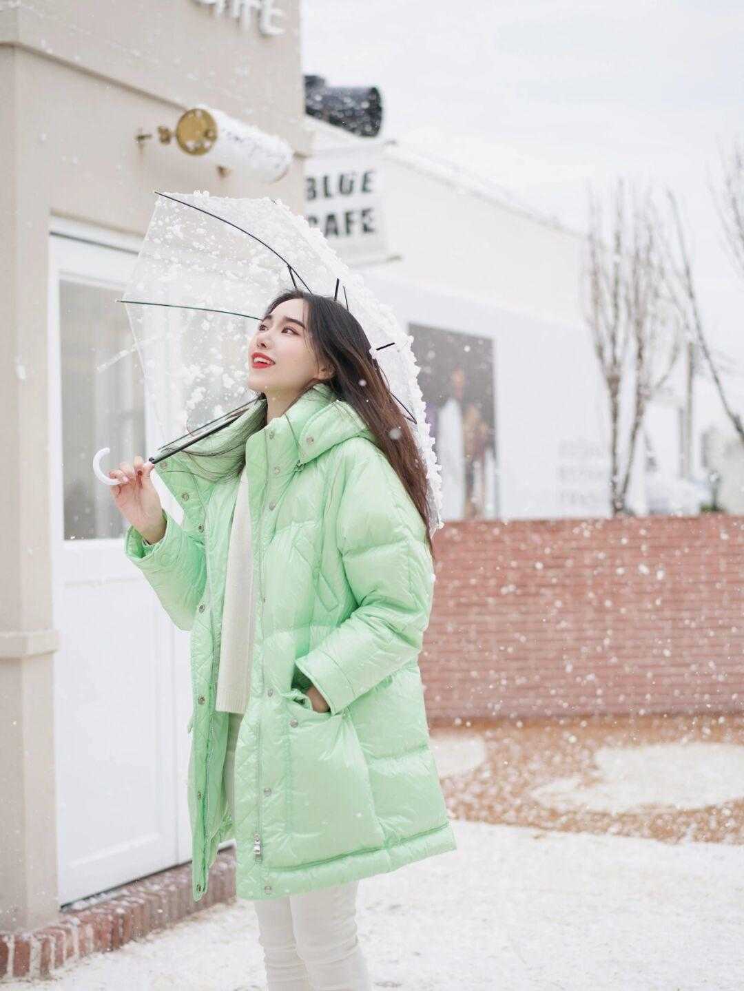 紧身裤 快要下雪的季节,怎么能够有羽绒服缺席呢?