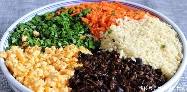 这才是素馅饺子最好吃的做法,教你调馅秘方,吃起来比肉饺子都香!