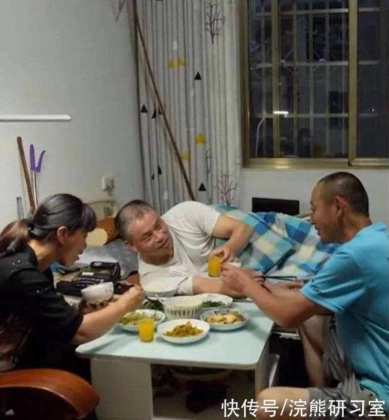 带瘫痪前夫改嫁的周玉英：同一屋檐生活16年，两任丈夫成“兄弟”